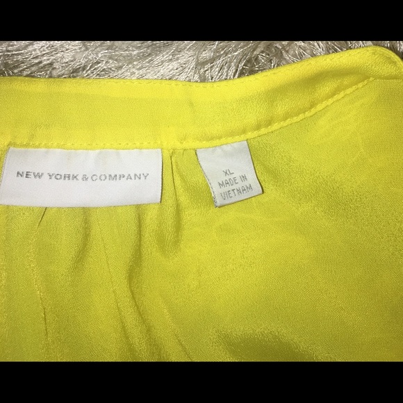 Blouse - Picture 2 of 3